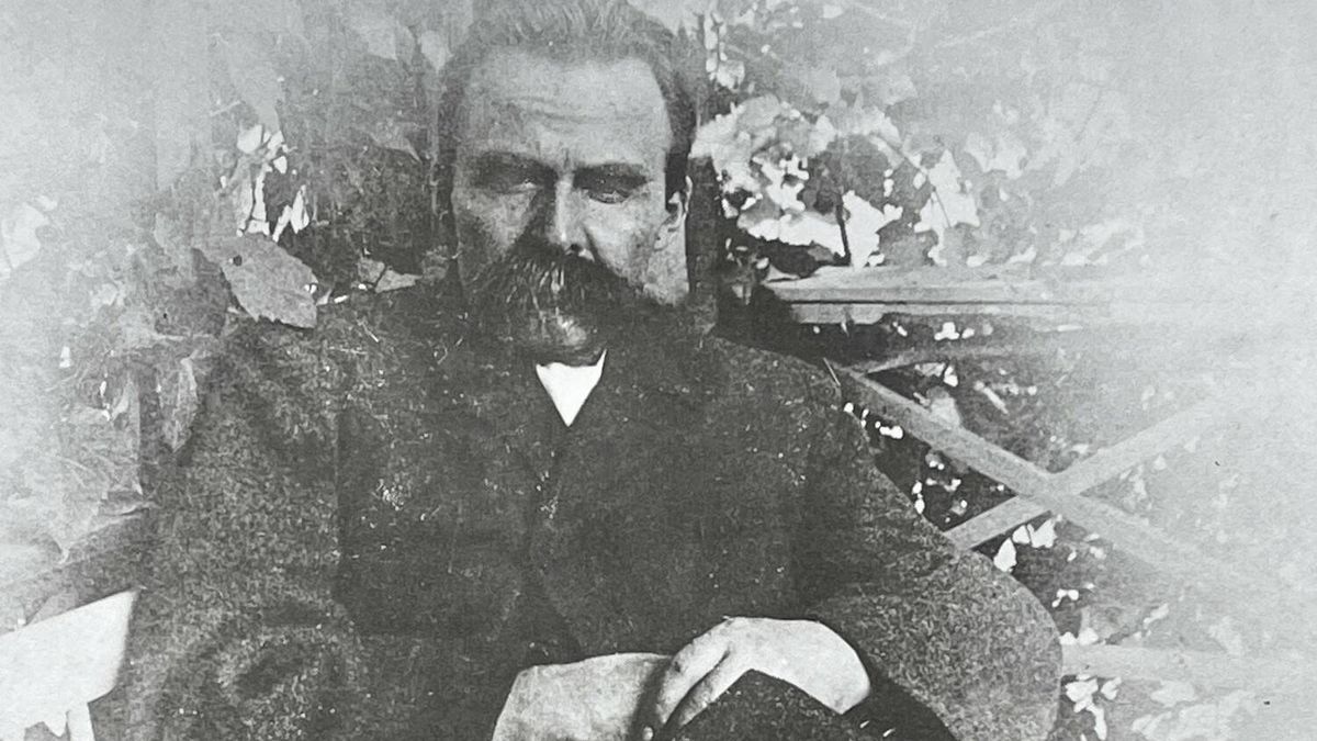An early photograph of Nietzsche in his middle period.